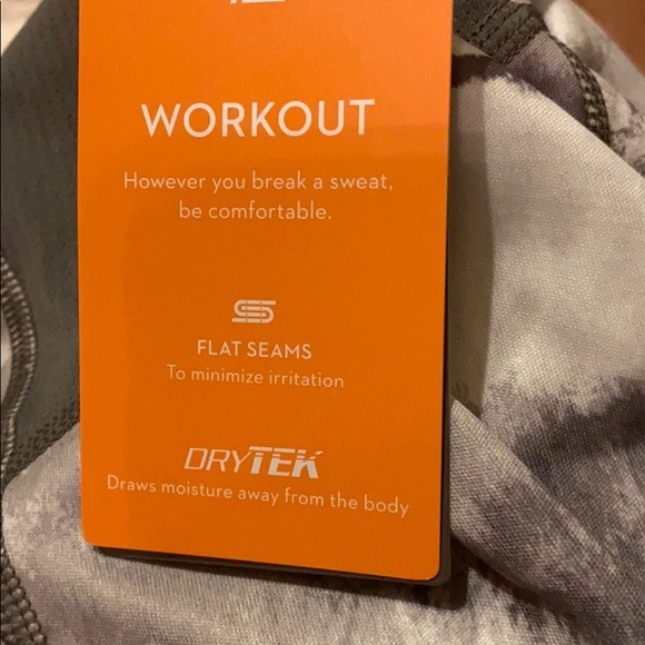 NWT Tek Gear DryTek gray & white top women size M - Picture 7 of 7